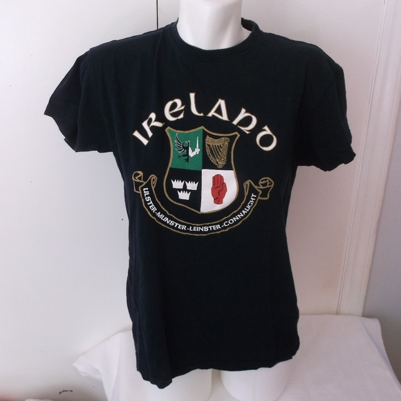 Traditional Craftwear Tops - Ireland 4 Provinces Shield Black Graphic T-shirt S
